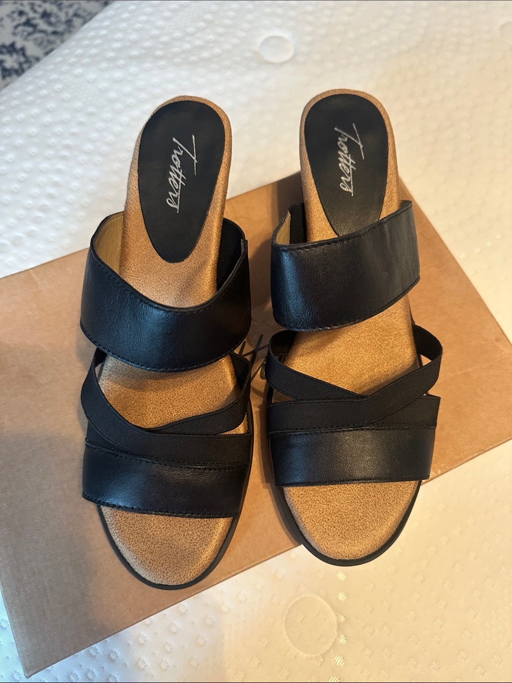 WOMEN'S TROTTERS MAXINE DRESS SANDALS 9W